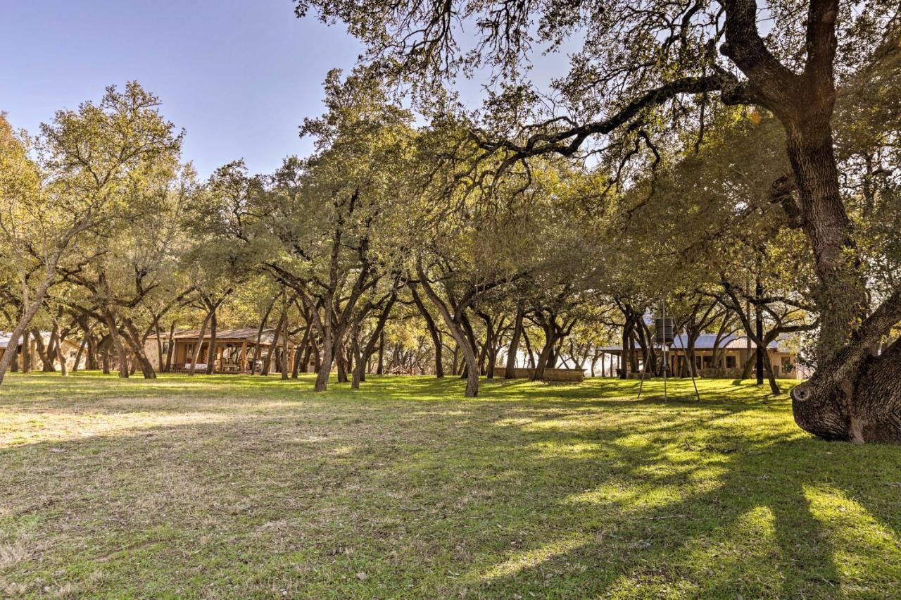 Blanco Riverfront Historic Home, 3 Mi To Downtown! Exterior photo