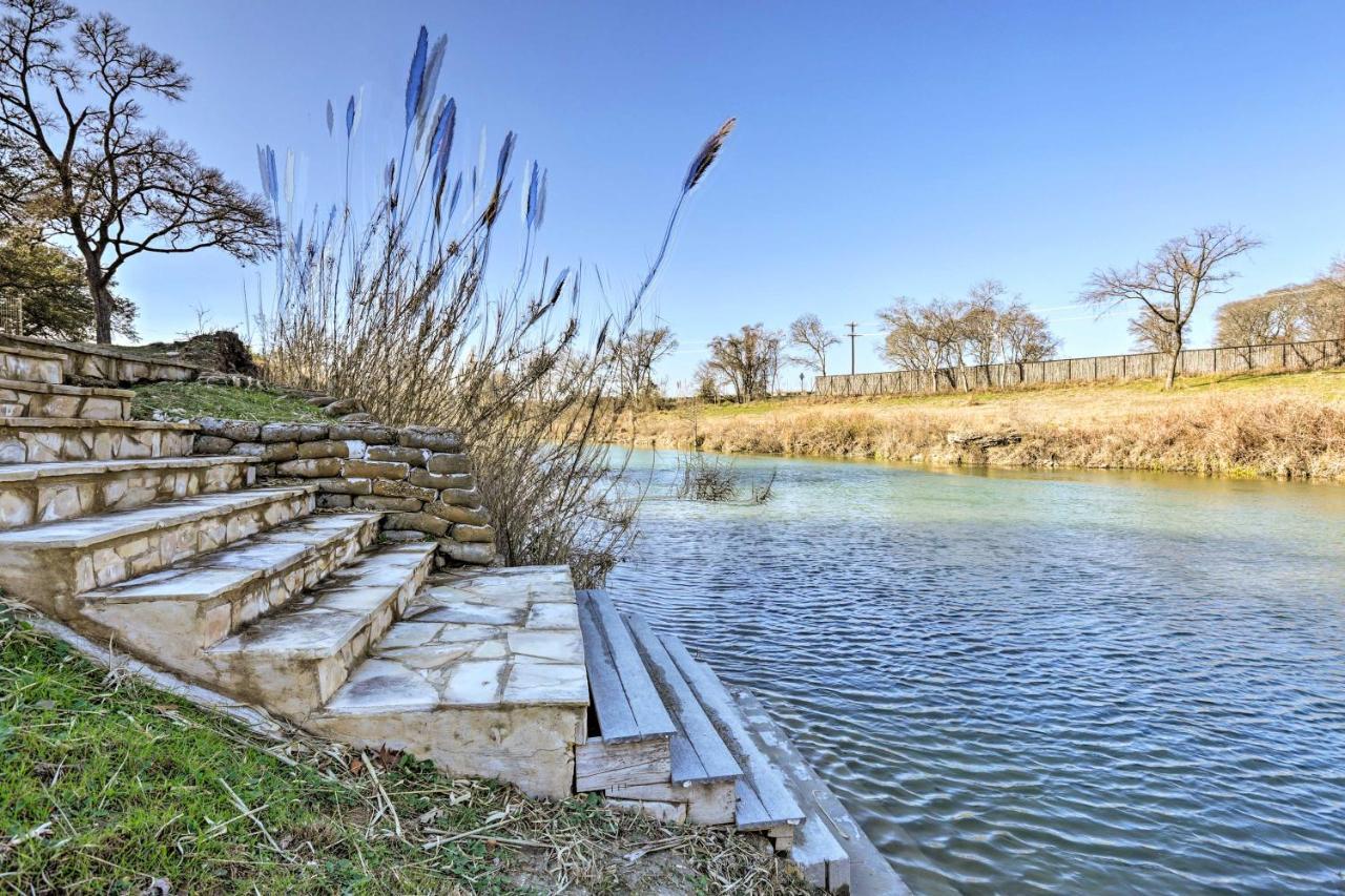 Blanco Riverfront Historic Home, 3 Mi To Downtown! Exterior photo